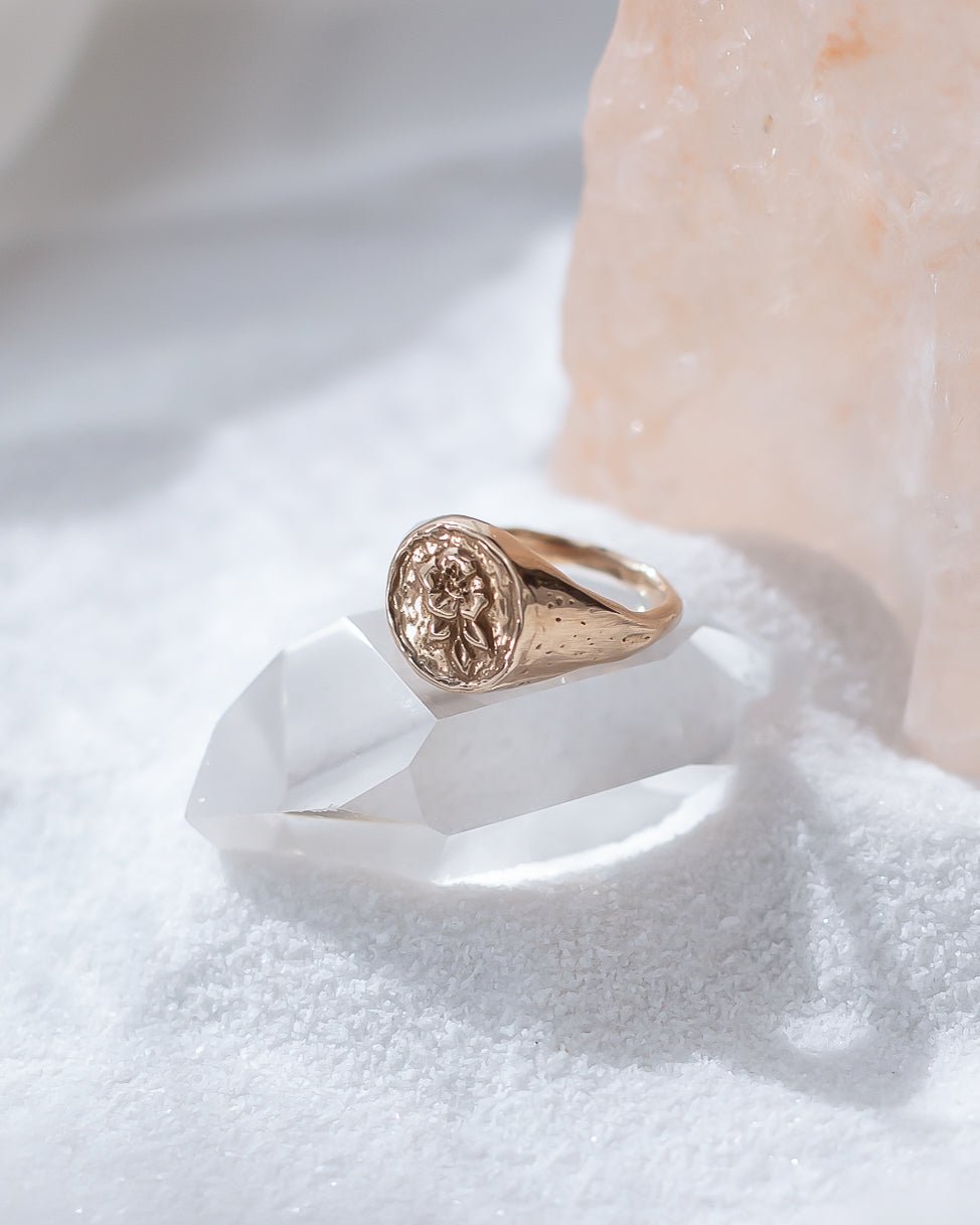 Rose hot sale signet ring